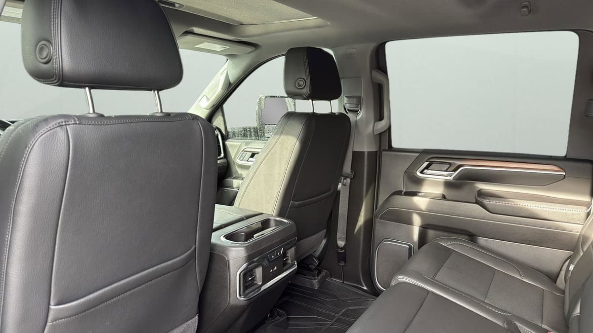 2025 GMC Sierra 2500HD - Image 29