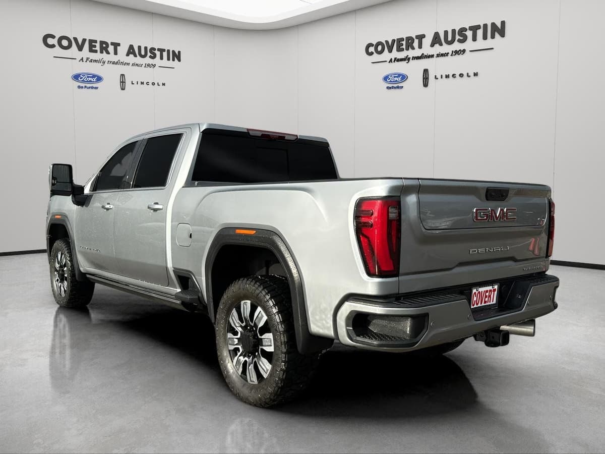 2025 GMC Sierra 2500HD - Image 3