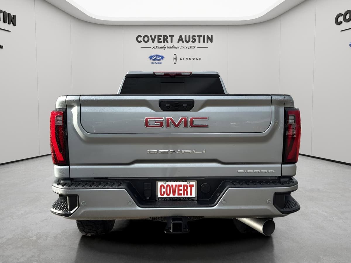 2025 GMC Sierra 2500HD - Image 4