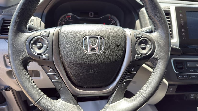 2016 Honda Pilot - Image 11
