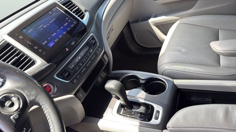 2016 Honda Pilot - Image 17