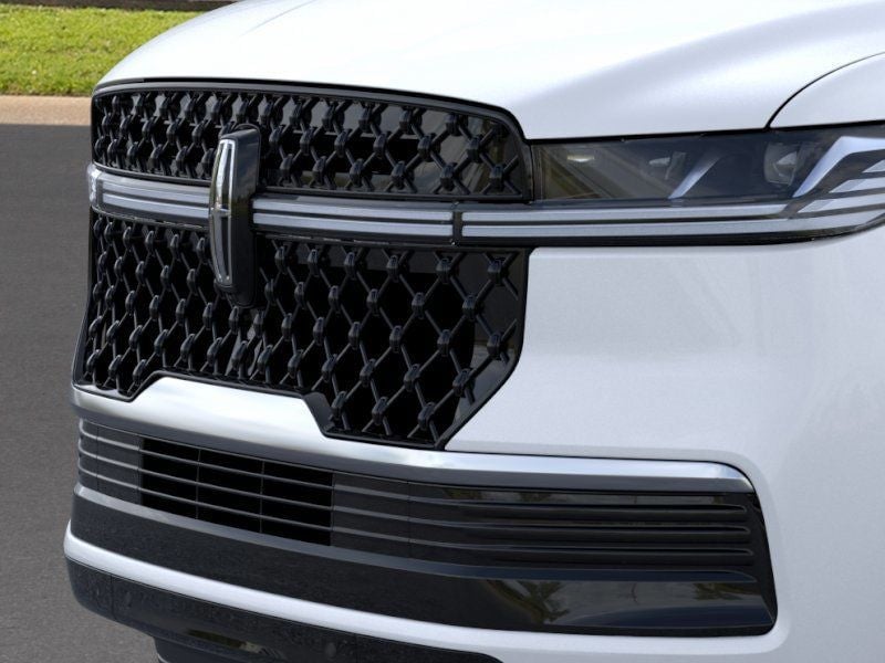 2026 Lincoln Navigator - Image 17