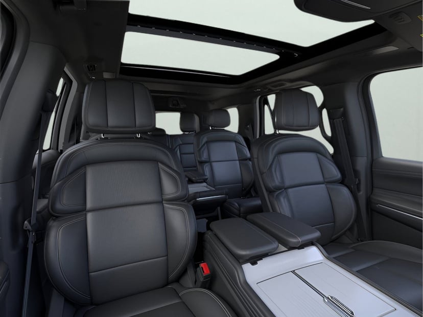 2026 Lincoln Navigator - Image 8