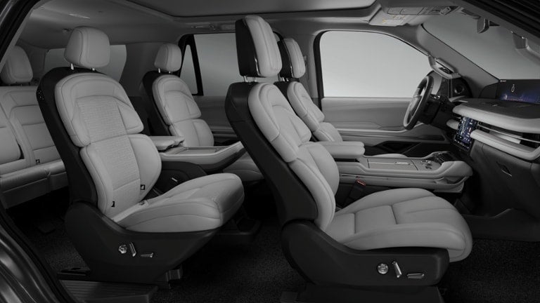 2026 Lincoln Navigator - Image 18