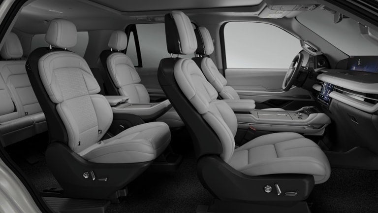 2026 Lincoln Navigator - Image 27