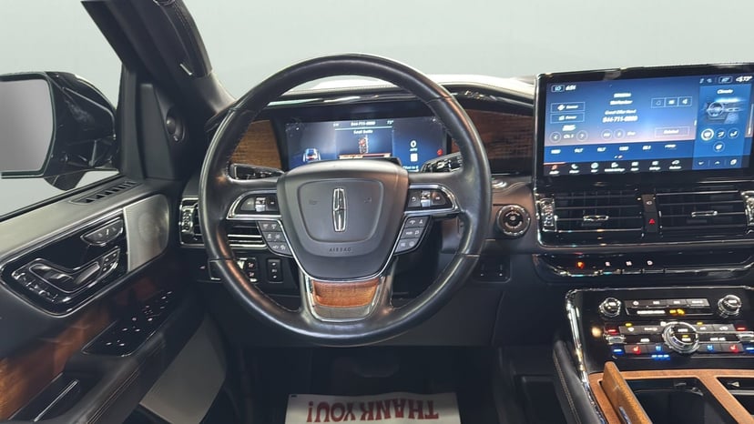 2022 Lincoln Navigator - Image 12