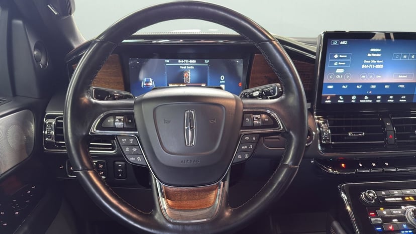 2022 Lincoln Navigator - Image 14