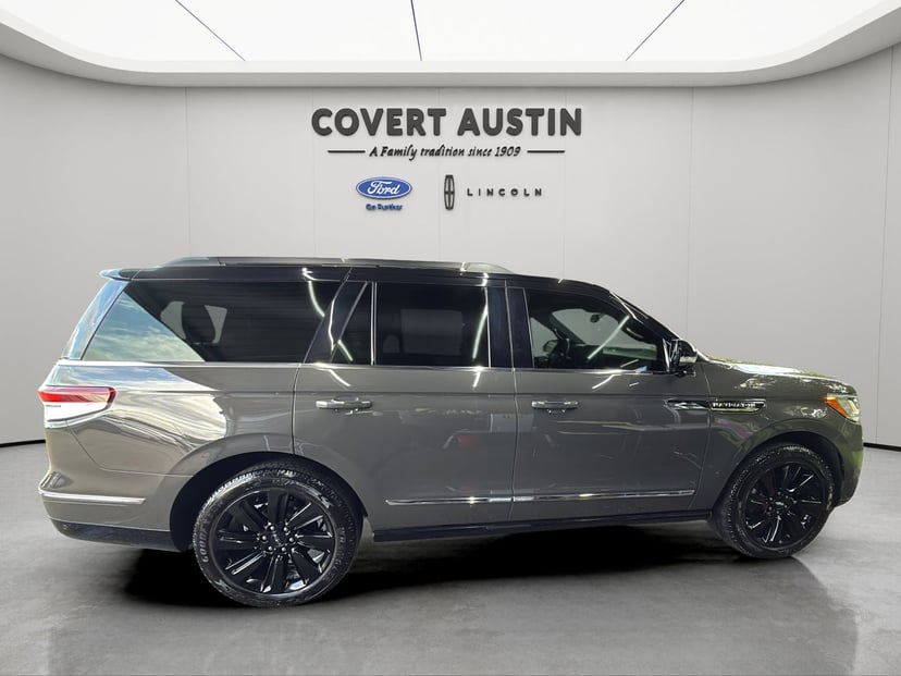 2022 Lincoln Navigator - Image 6