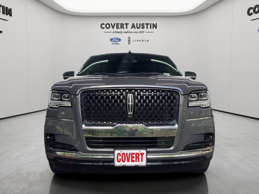 2022 Lincoln Navigator - Image 8
