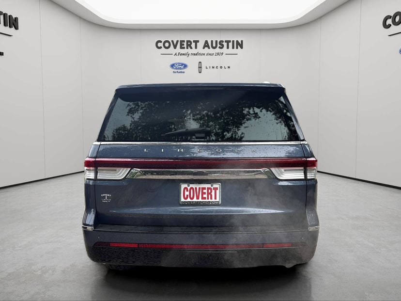 2022 Lincoln Navigator L - Image 2