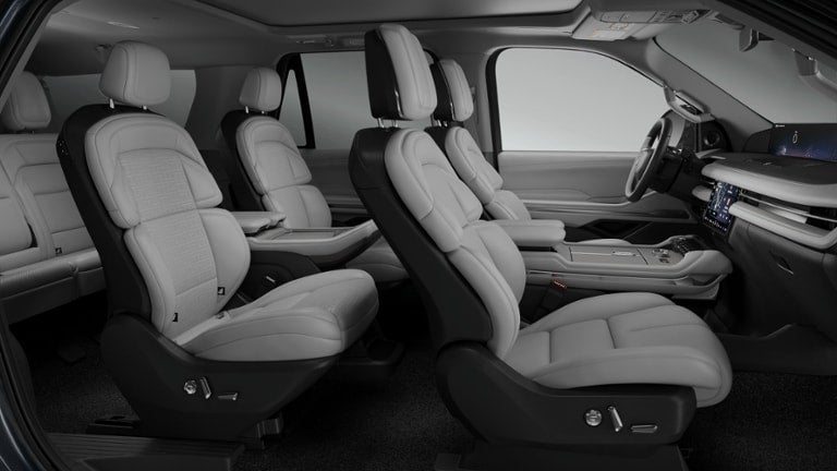 2026 Lincoln Navigator L - Image 25