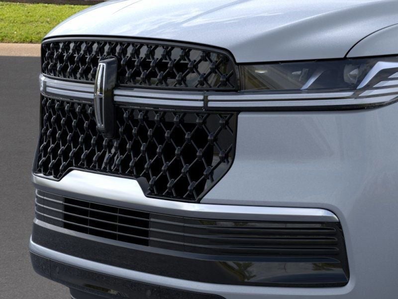 2025 Lincoln Navigator L - Image 17