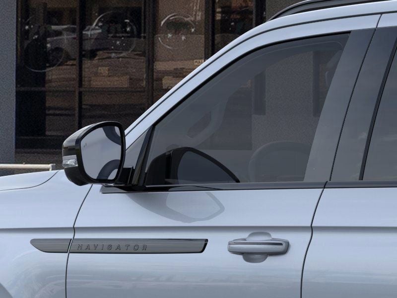 2025 Lincoln Navigator L - Image 20