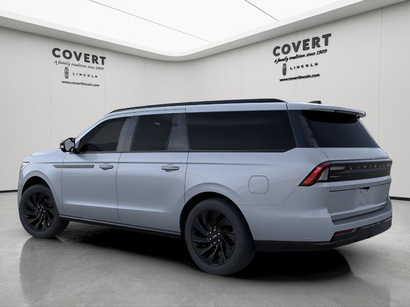 2025 Lincoln Navigator L - Image 4
