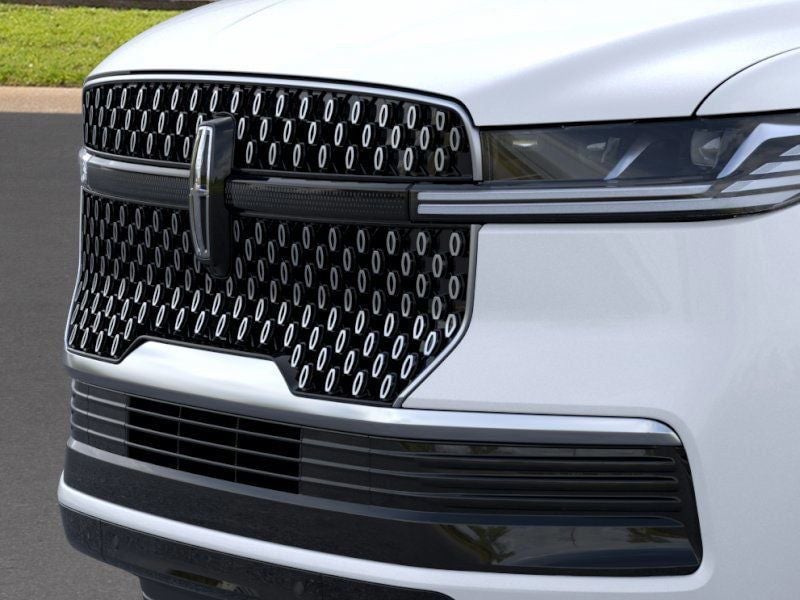 2026 Lincoln Navigator L - Image 17