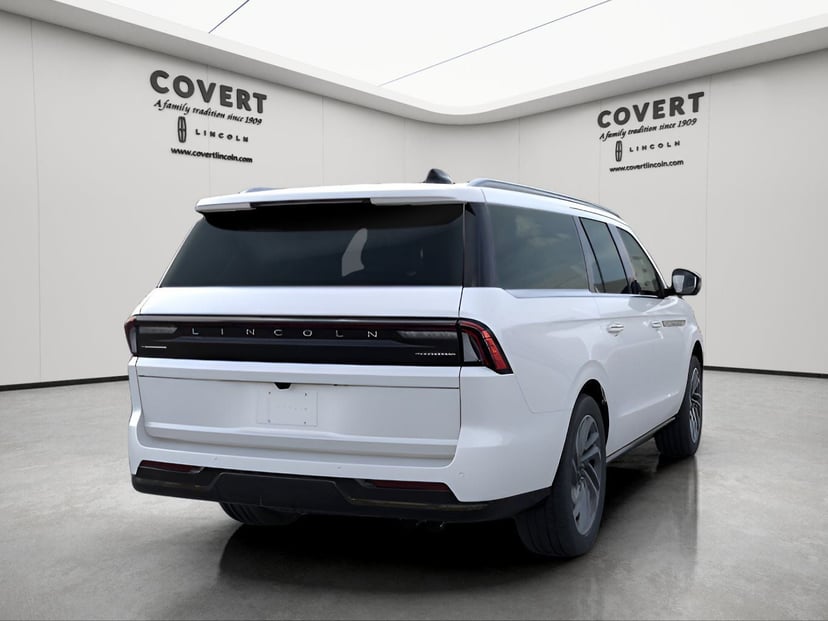 2026 Lincoln Navigator L - Image 8