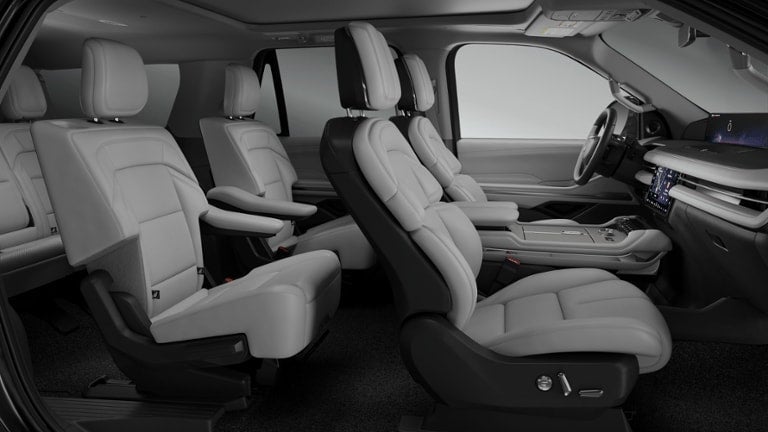 2026 Lincoln Navigator L - Image 26