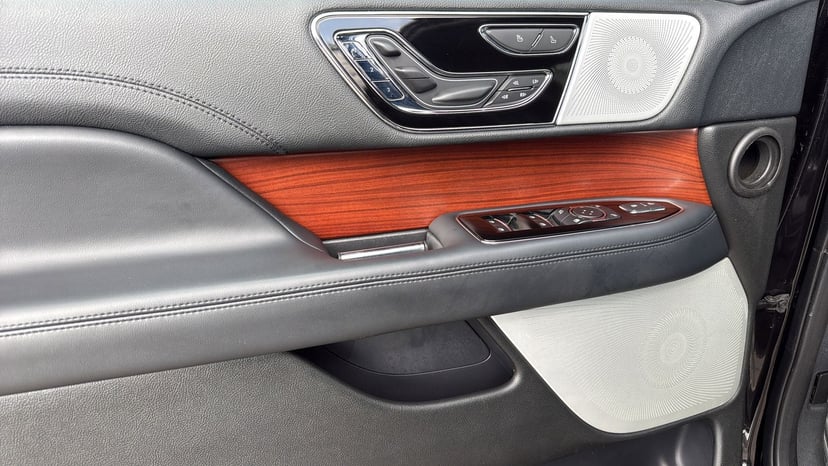 2022 Lincoln Navigator L - Image 11