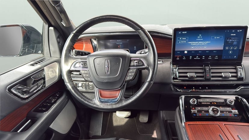 2022 Lincoln Navigator L - Image 12