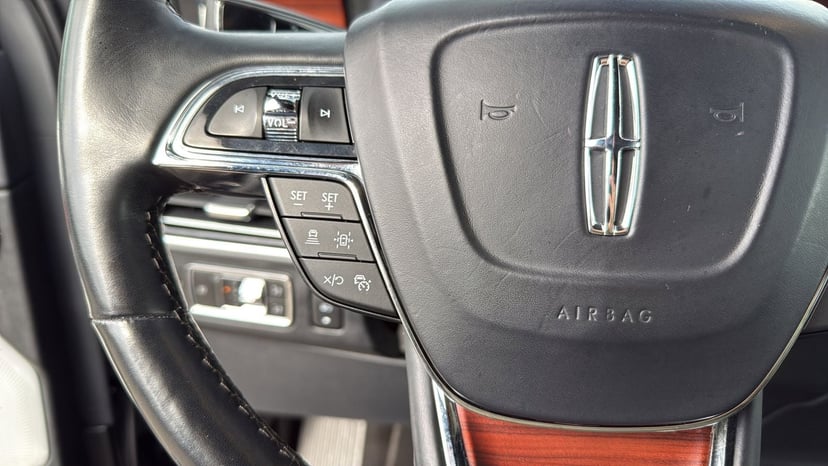 2022 Lincoln Navigator L - Image 16