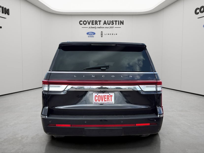 2022 Lincoln Navigator L - Image 4