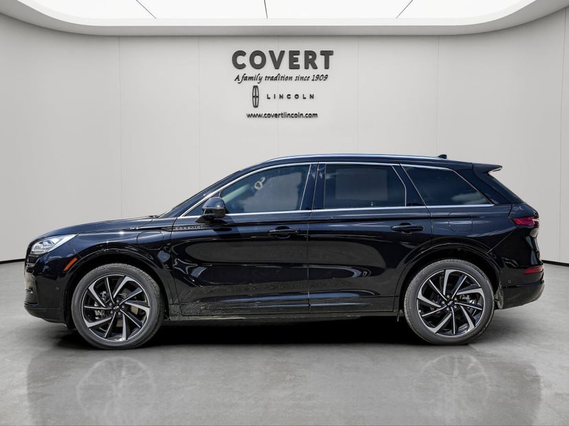 2024 Lincoln Corsair Plug-In Hybrid - Image 2
