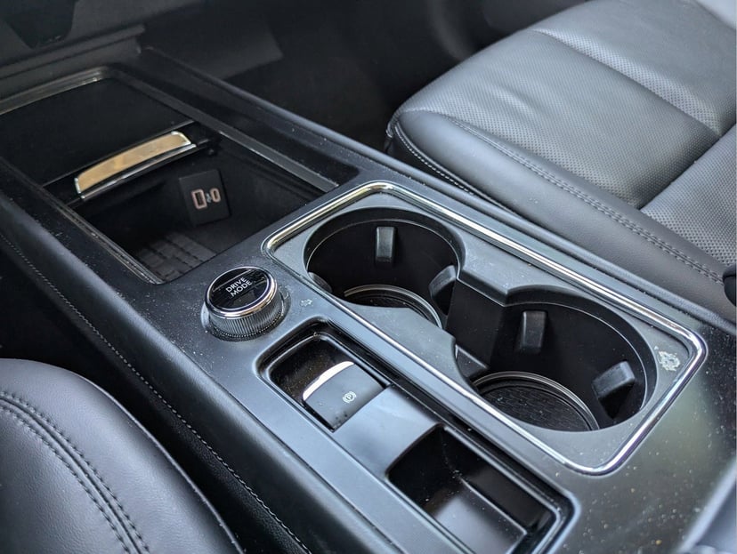 2024 Lincoln Corsair Plug-In Hybrid - Image 13