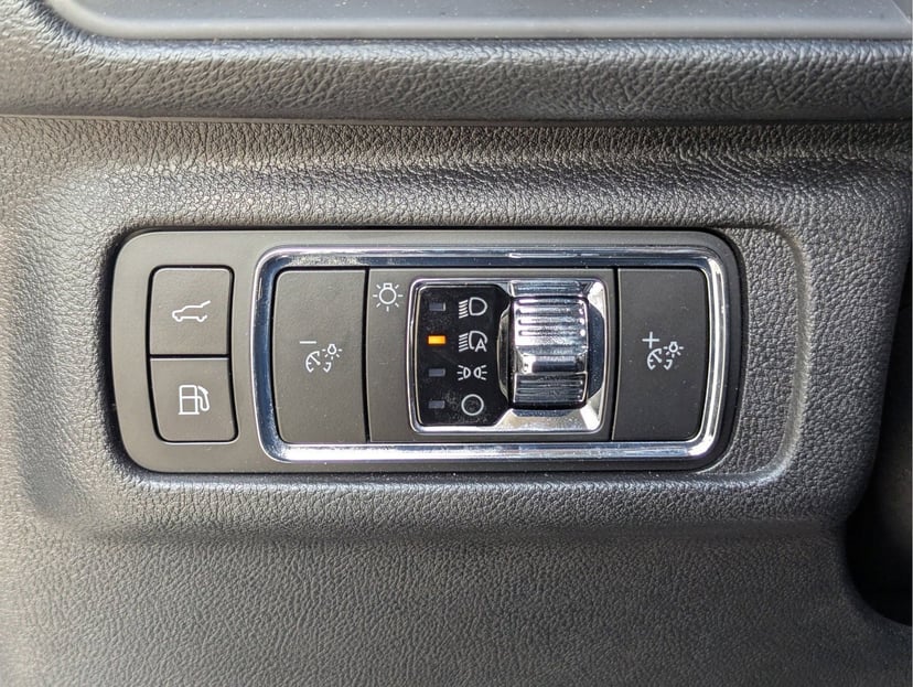 2024 Lincoln Corsair Plug-In Hybrid - Image 14