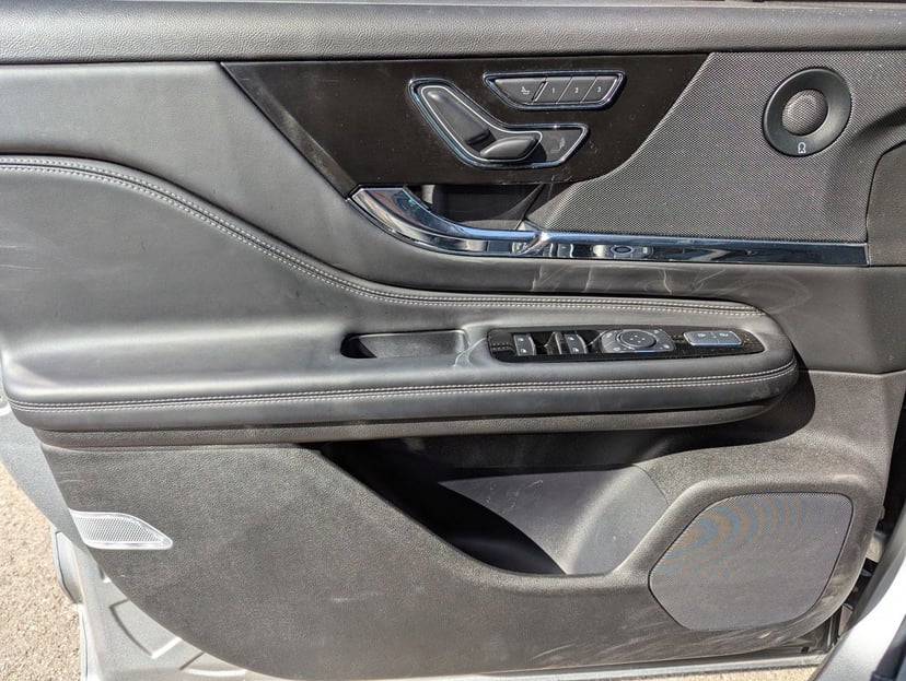 2024 Lincoln Corsair Plug-In Hybrid - Image 15