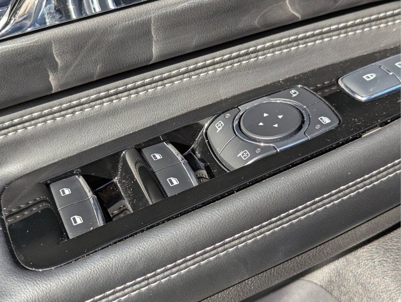 2024 Lincoln Corsair Plug-In Hybrid - Image 16