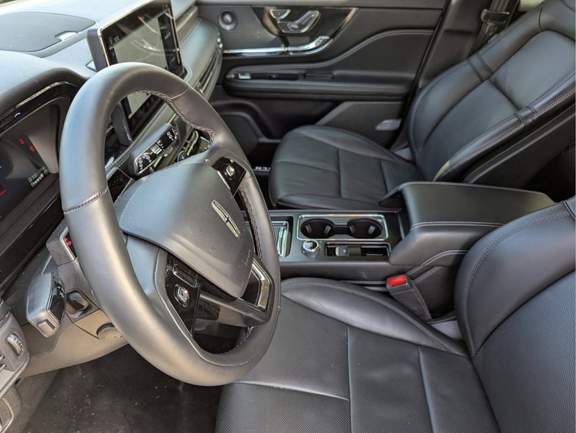 2024 Lincoln Corsair Plug-In Hybrid - Image 9