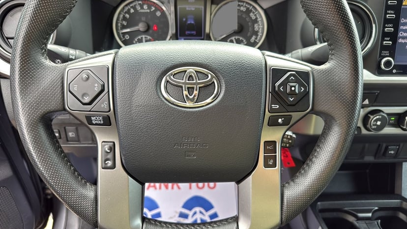 2020 Toyota Tacoma - Image 12