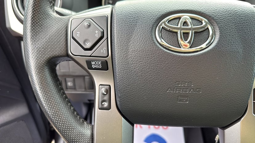 2020 Toyota Tacoma - Image 14