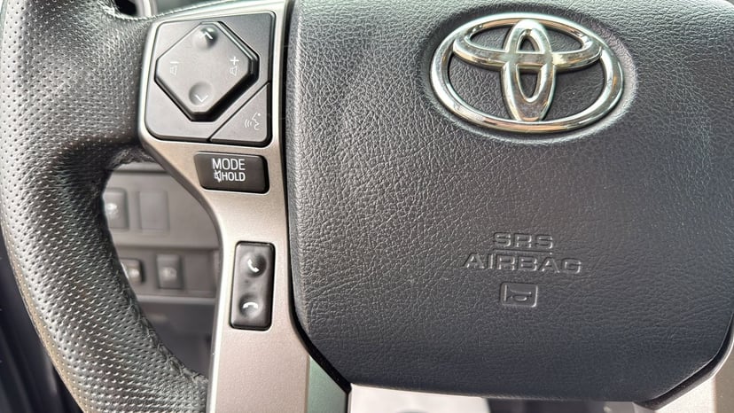 2020 Toyota Tacoma - Image 16