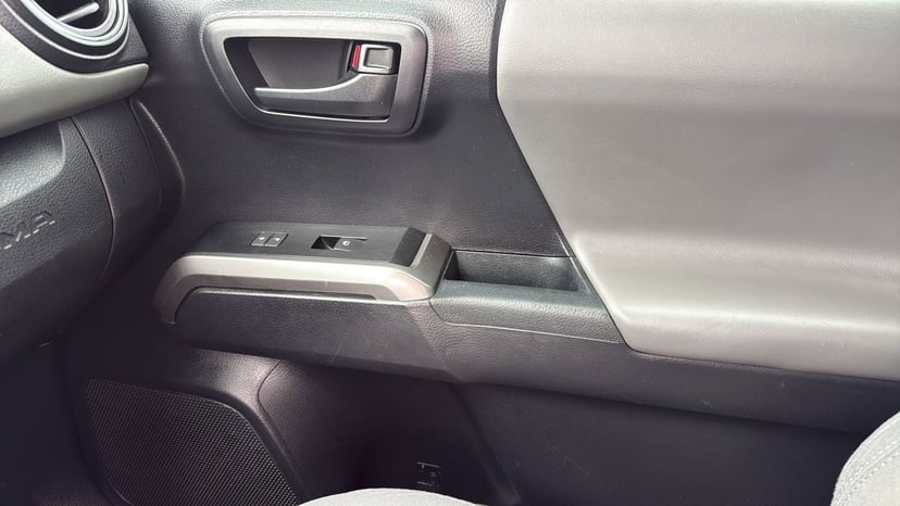 2020 Toyota Tacoma - Image 23