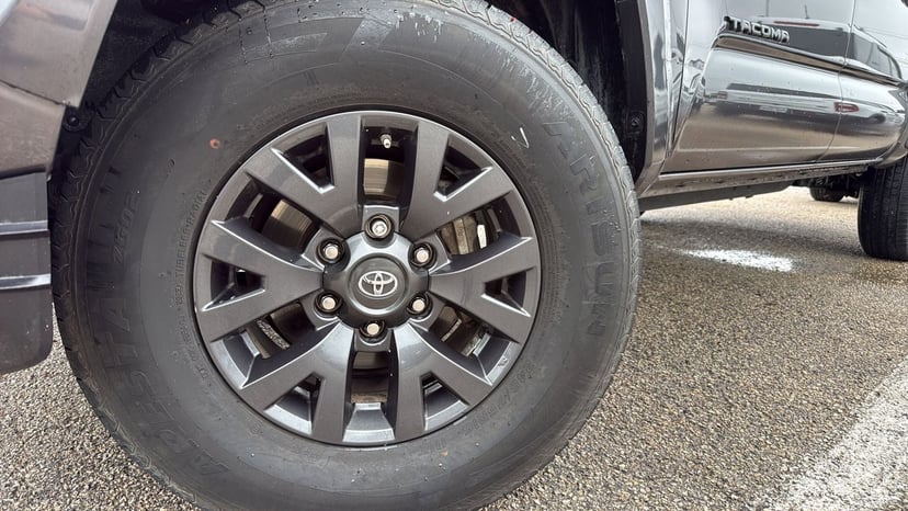 2020 Toyota Tacoma - Image 27