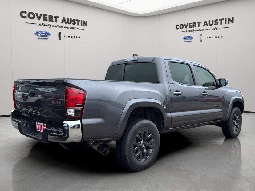 2020 Toyota Tacoma - Image 5