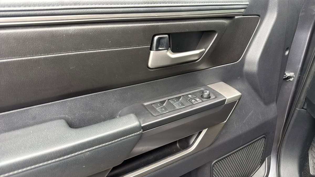 2023 Toyota Tundra - Image 11