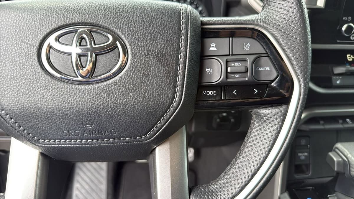 2023 Toyota Tundra - Image 15
