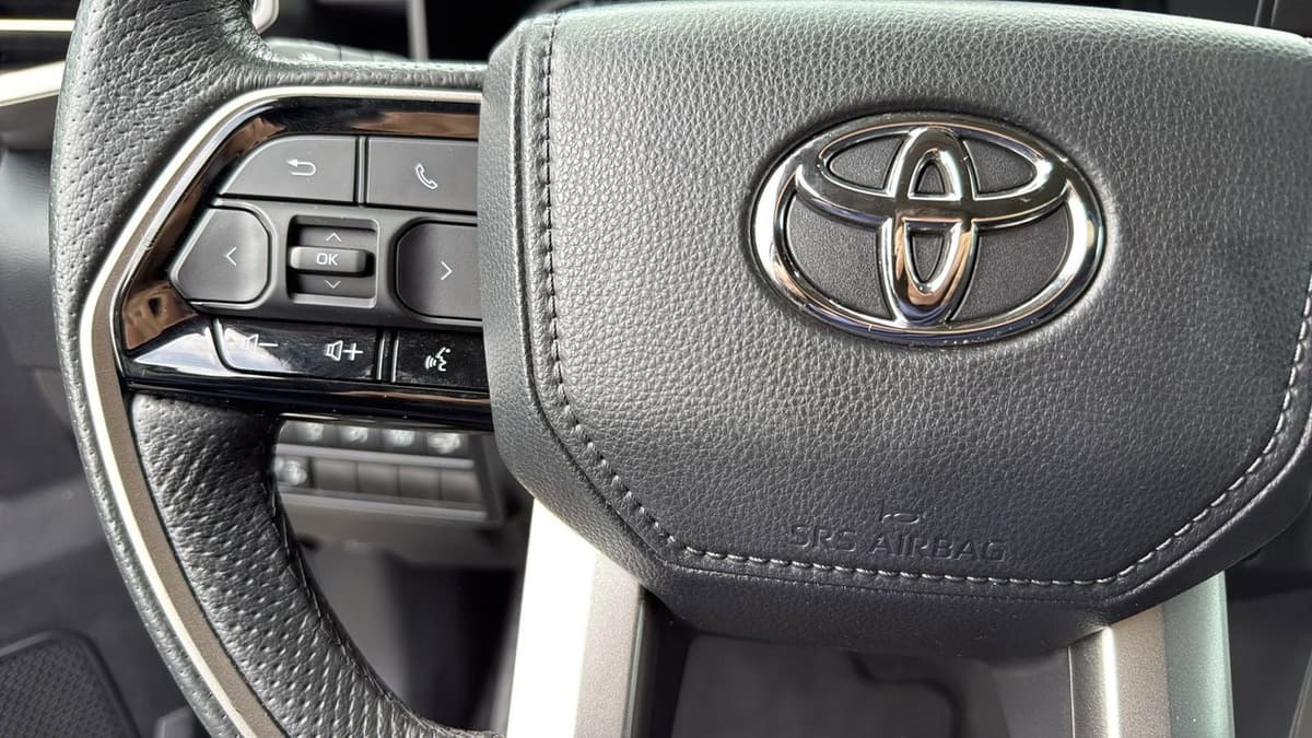 2023 Toyota Tundra - Image 16