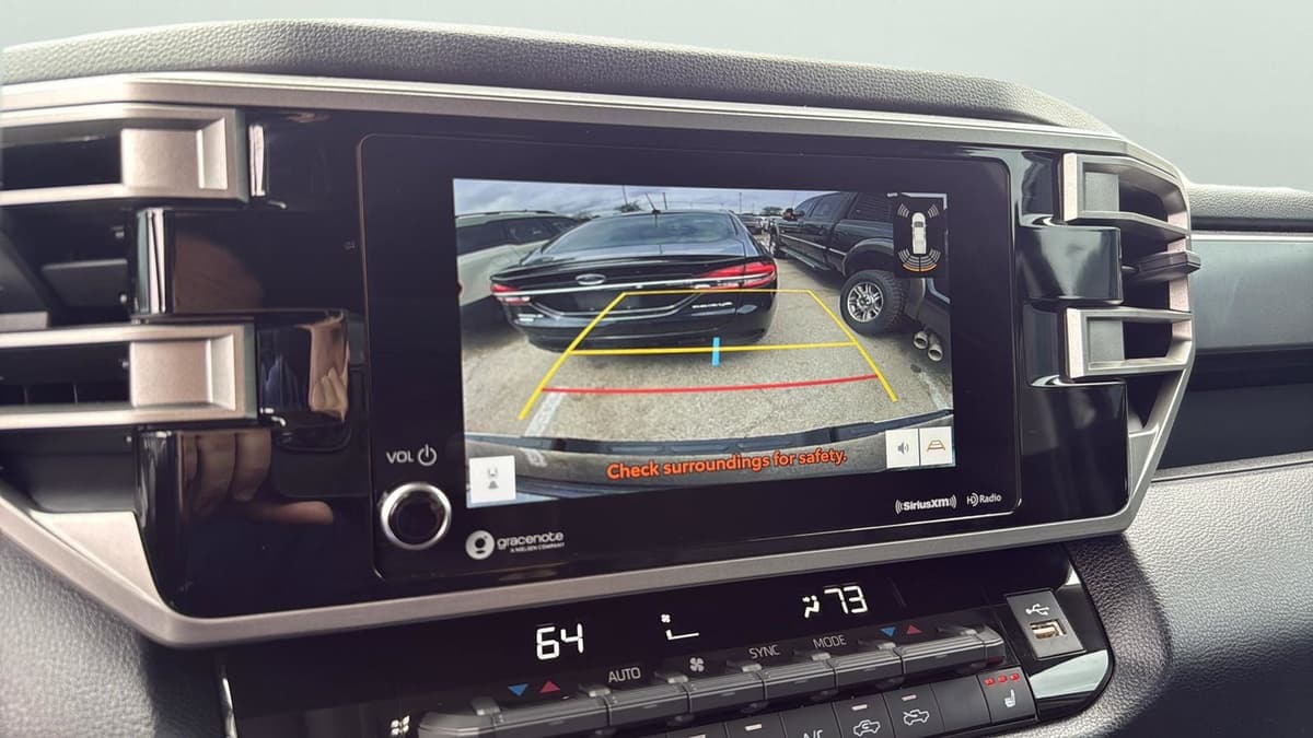 2023 Toyota Tundra - Image 18