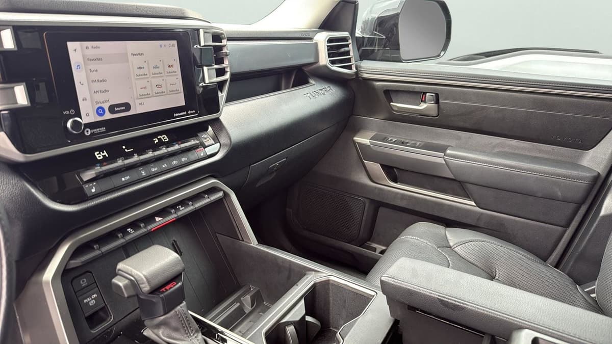 2023 Toyota Tundra - Image 19