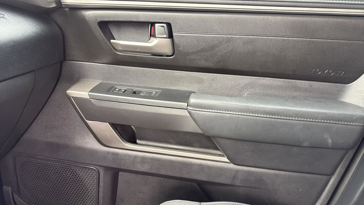 2023 Toyota Tundra - Image 23