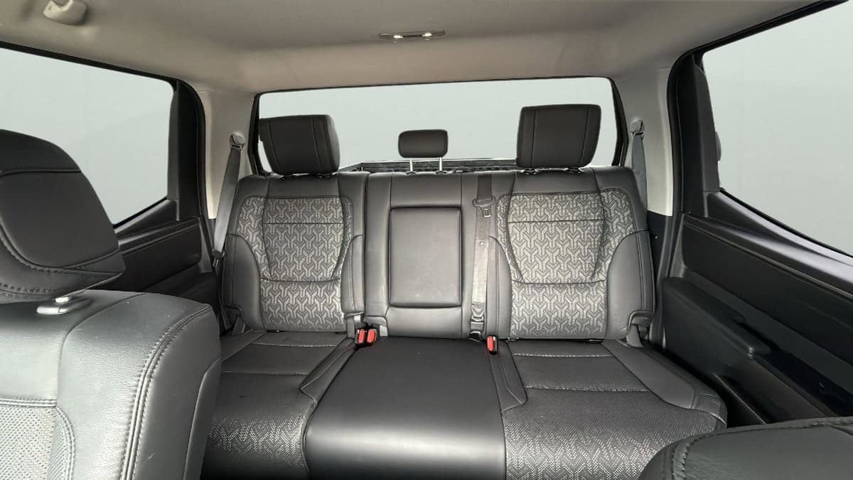 2023 Toyota Tundra - Image 25