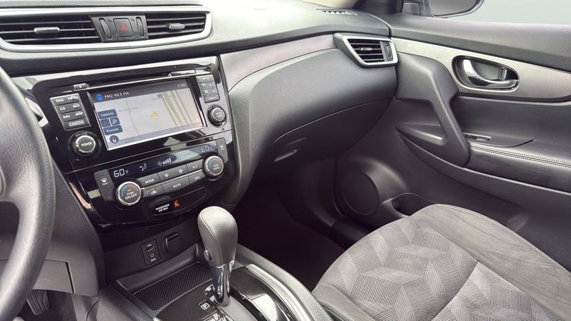 2015 Nissan Rogue - Image 13
