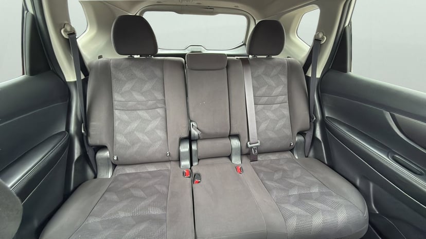 2015 Nissan Rogue - Image 19