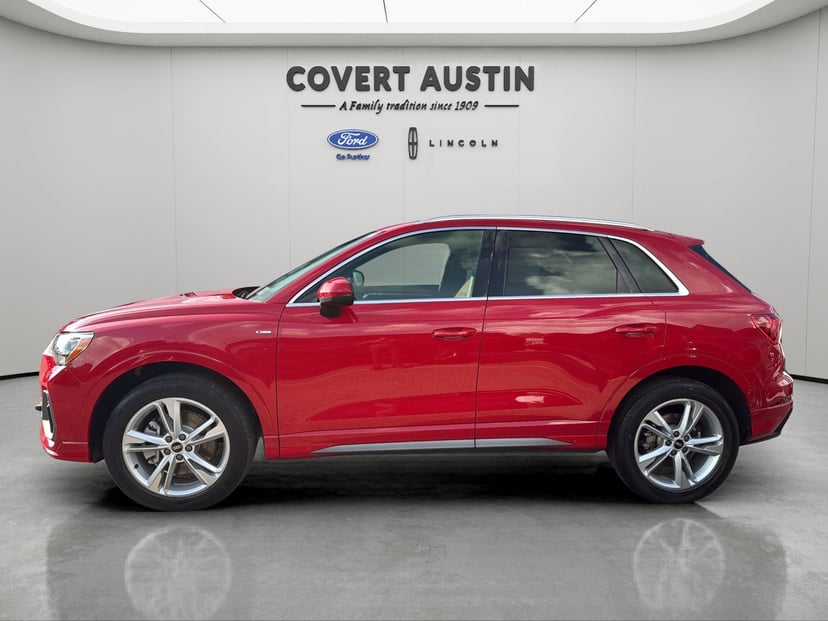2022 Audi Q3 - Image 2