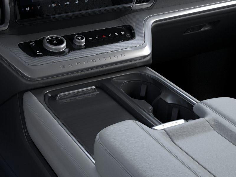 2026 Ford Expedition - Image 15