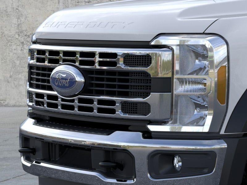 2026 Ford Super Duty F-550 - Image 17