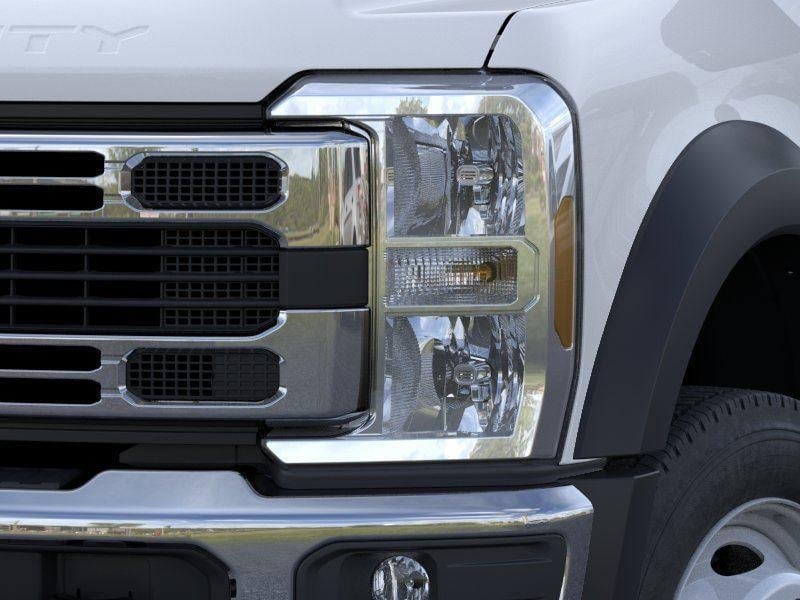 2026 Ford Super Duty F-550 - Image 18